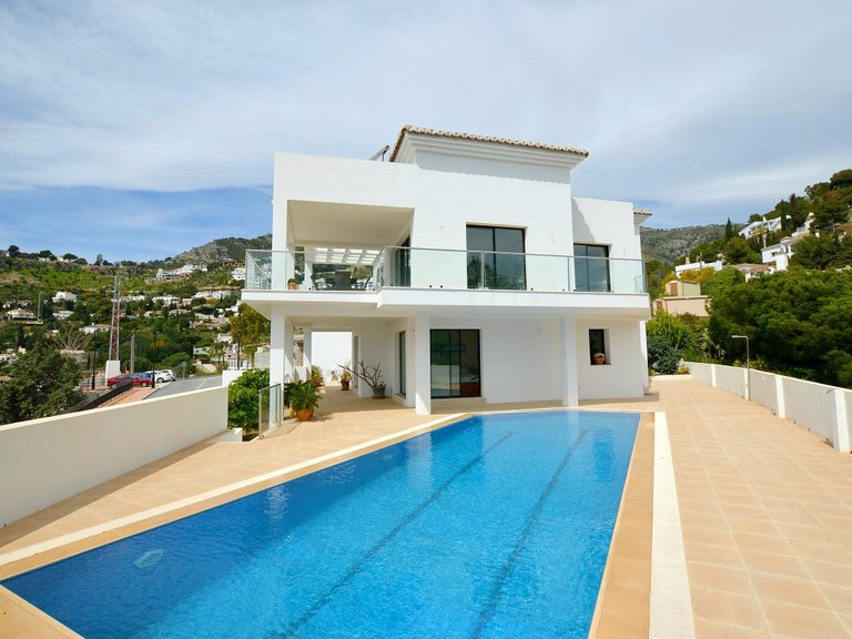 Villa for Sale in Mijas, Malaga 1