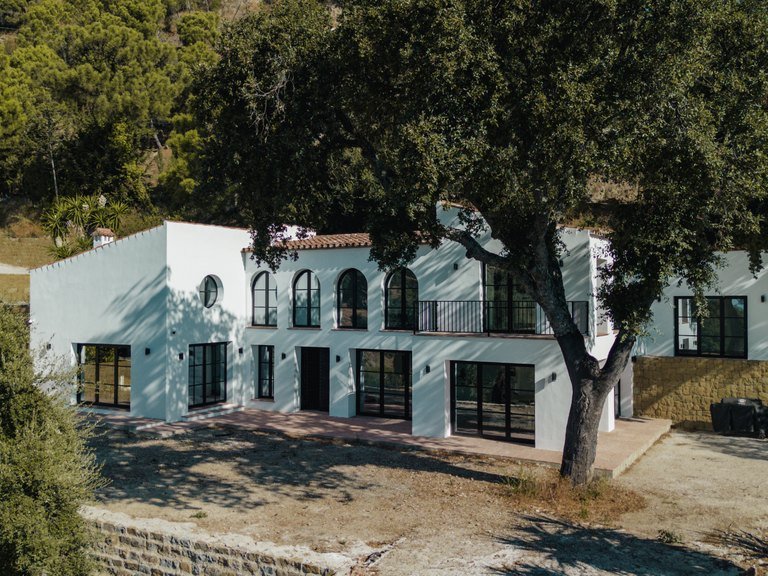 Villa for Sale in Casares, Malaga 1