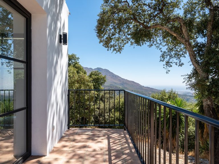 Villa for Sale in Casares, Malaga 17