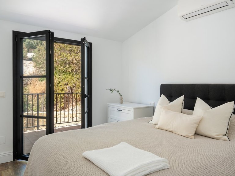 Villa for Sale in Casares, Malaga 19