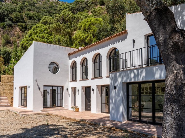 Villa for Sale in Casares, Malaga 25