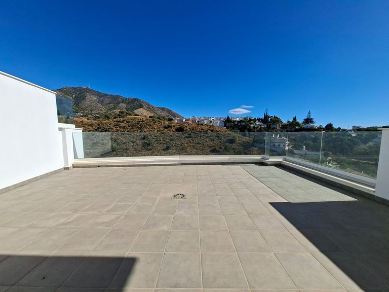 Villa for Sale in Fuengirola, Malaga 58