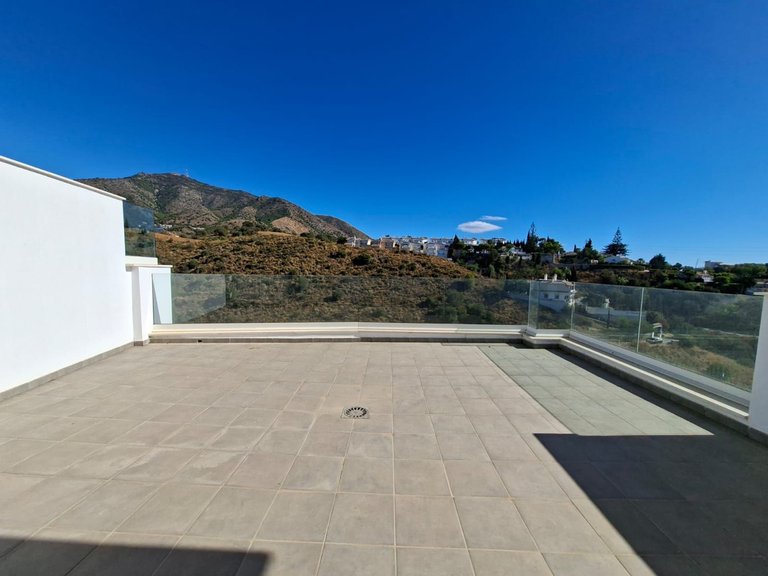 Villa for Sale in Fuengirola, Malaga 63