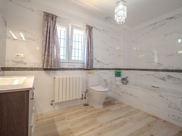 Villa for Sale in Alhaurín El Grande, Malaga 31