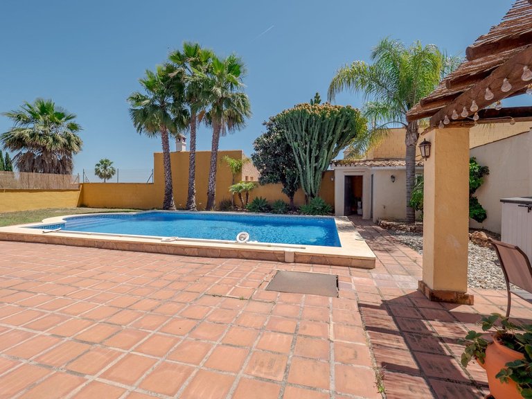 Villa for Sale in Alhaurín El Grande, Malaga 39