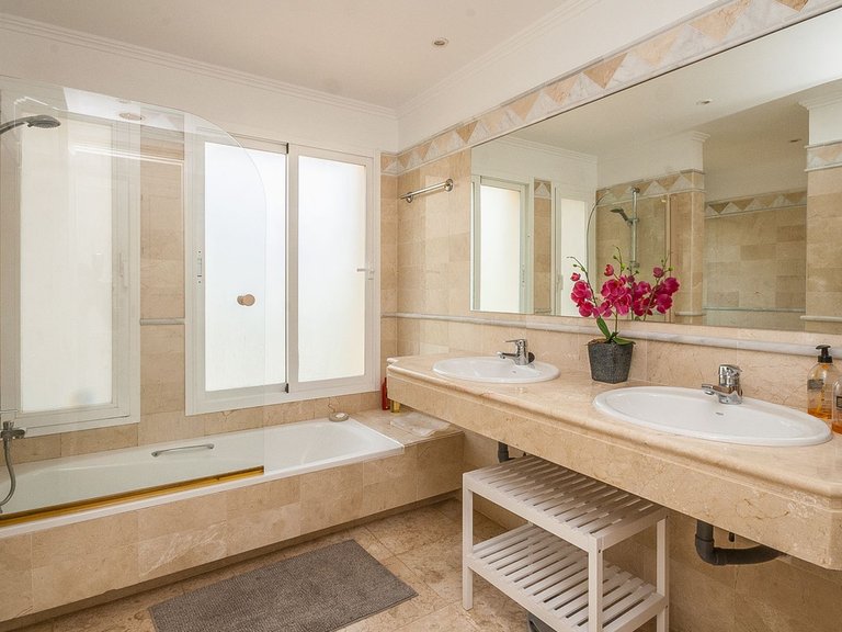 Apartment for Sale in Elviria, Malaga 6