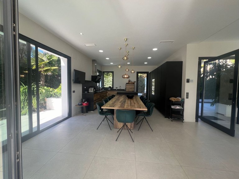 Villa for Sale in Nagüeles, Malaga 12