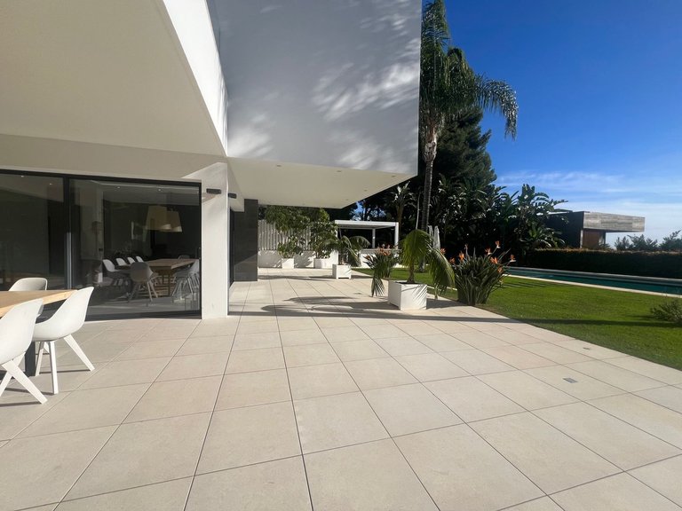Villa for Sale in Nagüeles, Malaga 17