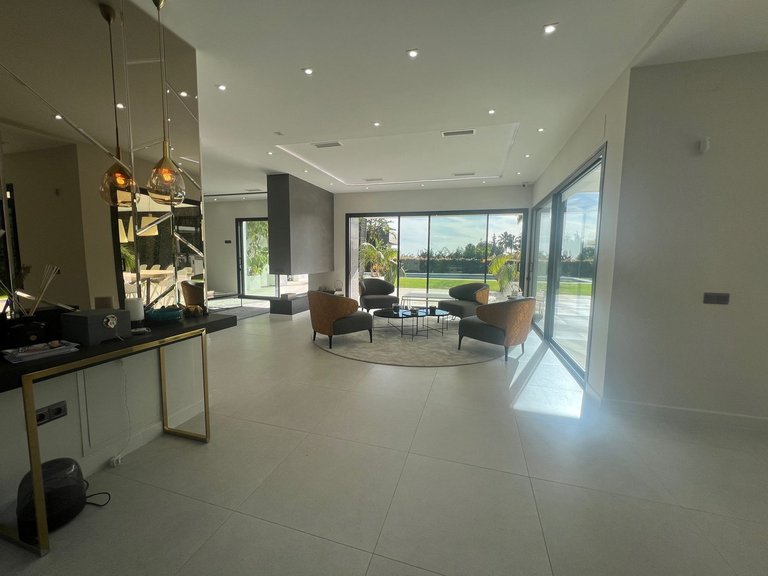 Villa for Sale in Nagüeles, Malaga 26