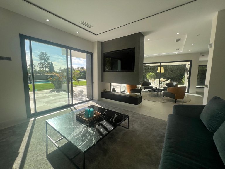 Villa for Sale in Nagüeles, Malaga 29