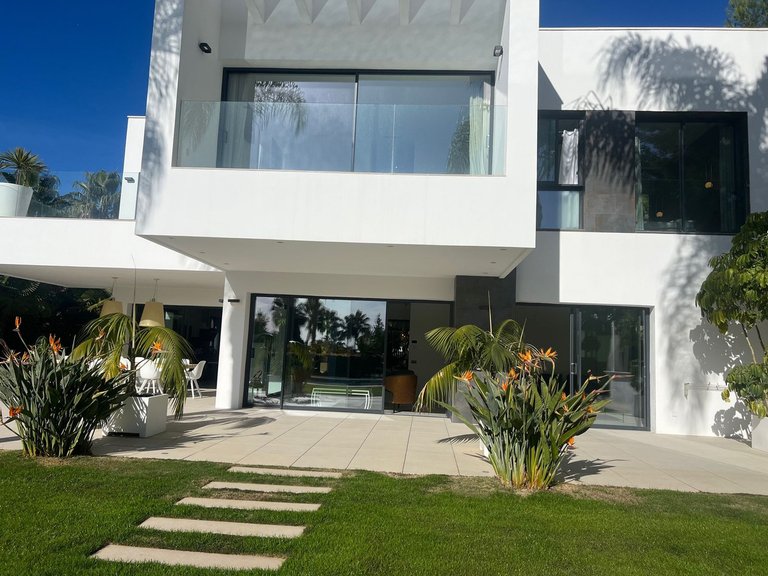 Villa for Sale in Nagüeles, Malaga 3