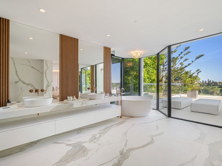 Villa for Sale in Costa del Sol Marbella, Malaga 16