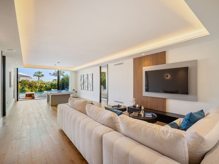 Villa for Sale in Costa del Sol Marbella, Malaga 8