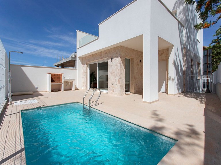 Villa for Sale in Hondón De Las Nieves, Alicante 1