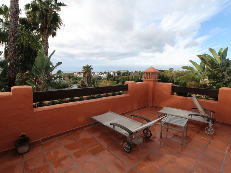 Villa for Sale in The Golden Mile, Malaga 1