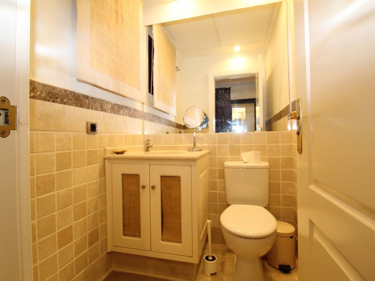 Villa for Sale in The Golden Mile, Malaga 10