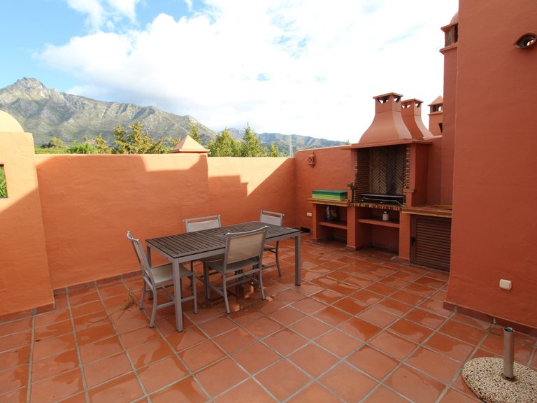 Villa for Sale in The Golden Mile, Malaga 12