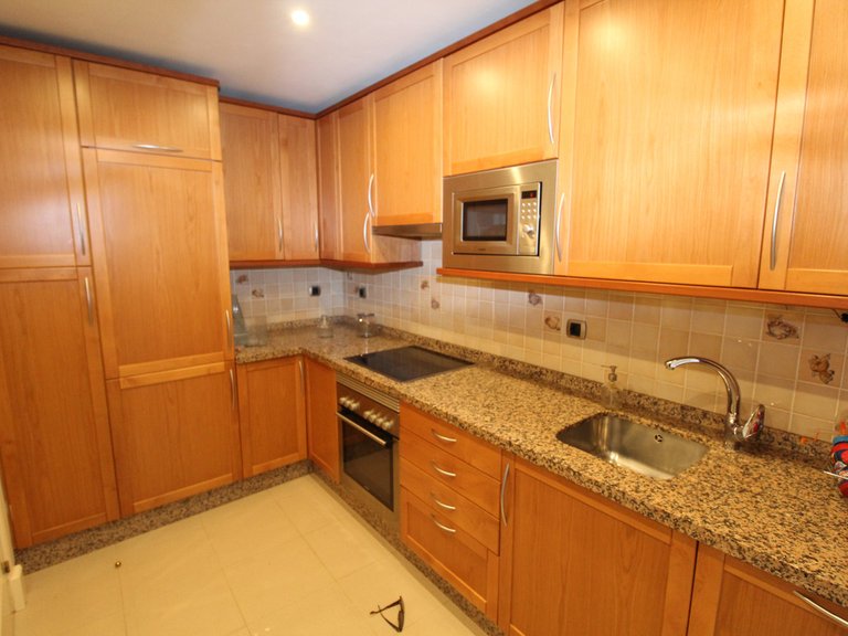 Villa for Sale in The Golden Mile, Malaga 28