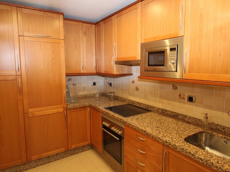 Villa for Sale in The Golden Mile, Malaga 3