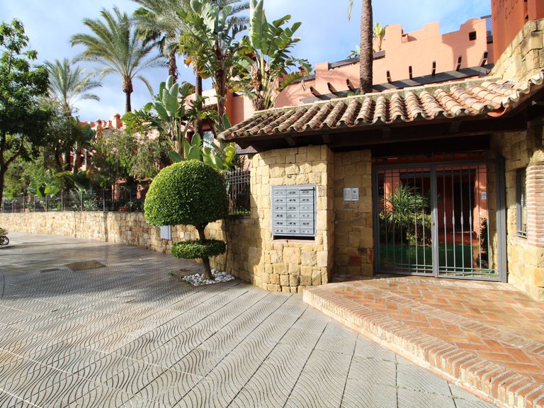 Villa for Sale in The Golden Mile, Malaga 43