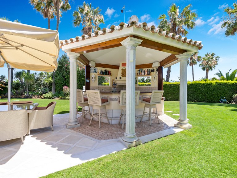 Villa for Sale in Costa del Sol Nueva Andalucía, Malaga 16