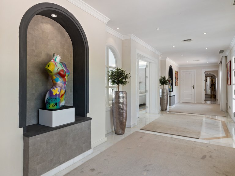 Villa for Sale in Costa del Sol Nueva Andalucía, Malaga 23