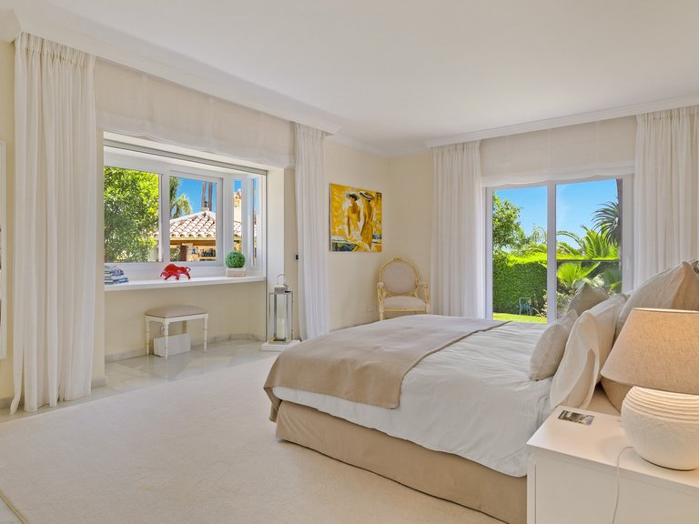 Villa for Sale in Costa del Sol Nueva Andalucía, Malaga 24