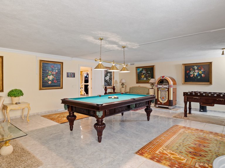 Villa for Sale in Costa del Sol Nueva Andalucía, Malaga 37