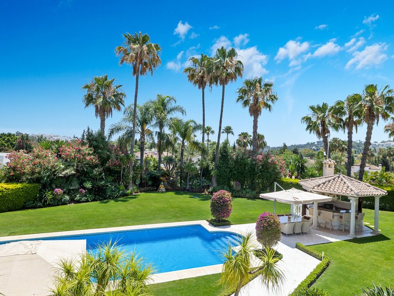 Villa for Sale in Costa del Sol Nueva Andalucía, Malaga 4