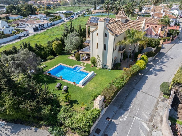 Villa for Sale in San Pedro De Alcántara, Malaga 5