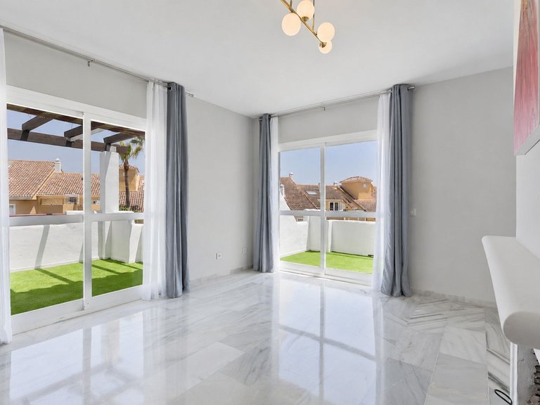 Apartment for Sale in Bel Air, Malaga 4