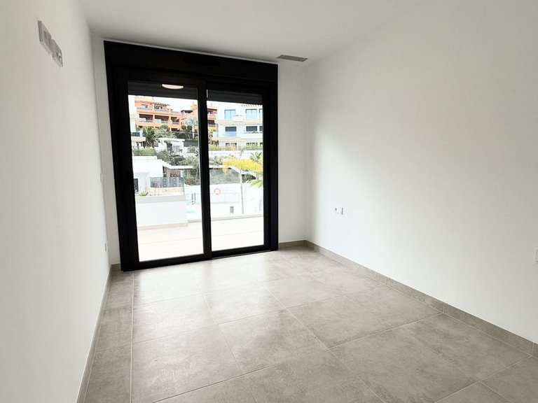 Penthouse for Sale in Estepona, Malaga 17