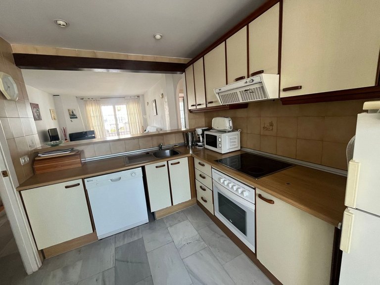 Apartment for Sale in El Paraiso, Malaga 10