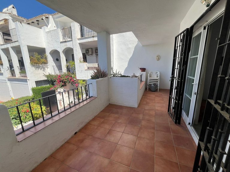 Apartment for Sale in El Paraiso, Malaga 3