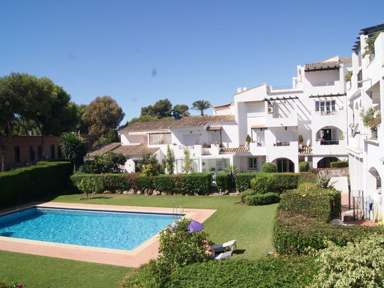Apartment for Sale in El Paraiso, Malaga 5