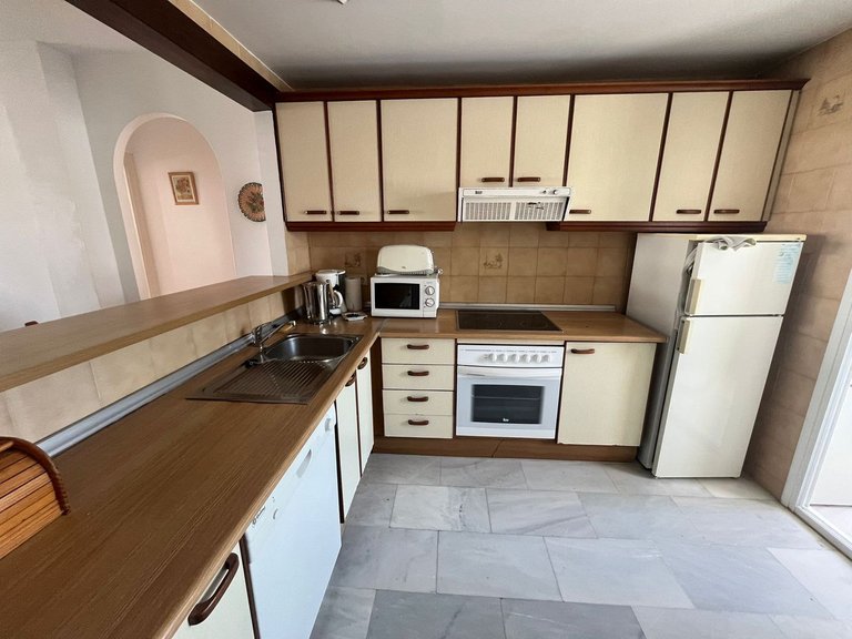Apartment for Sale in El Paraiso, Malaga 9
