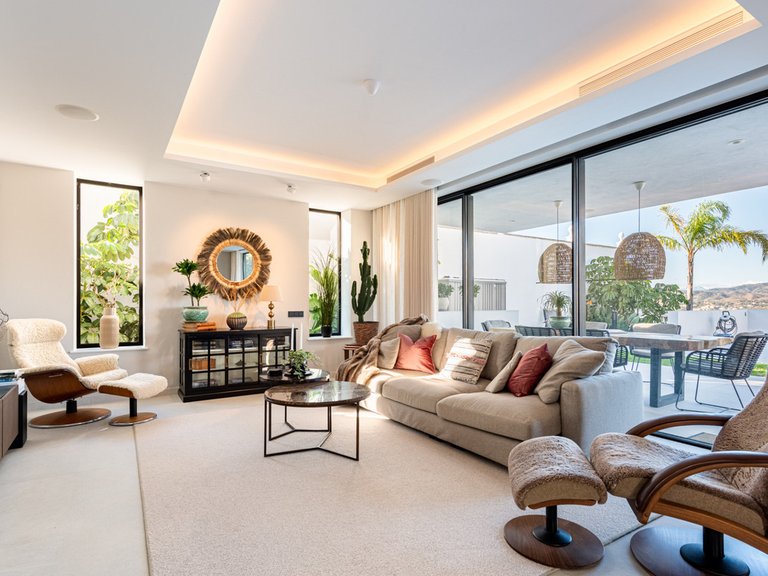 Villa for Sale in Cerros Del Aguila, Malaga 11