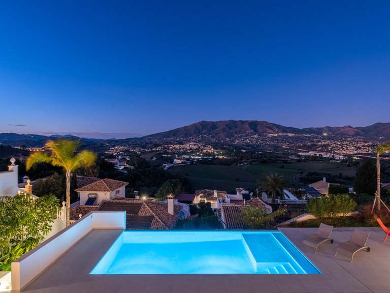Villa for Sale in Cerros Del Aguila, Malaga 4