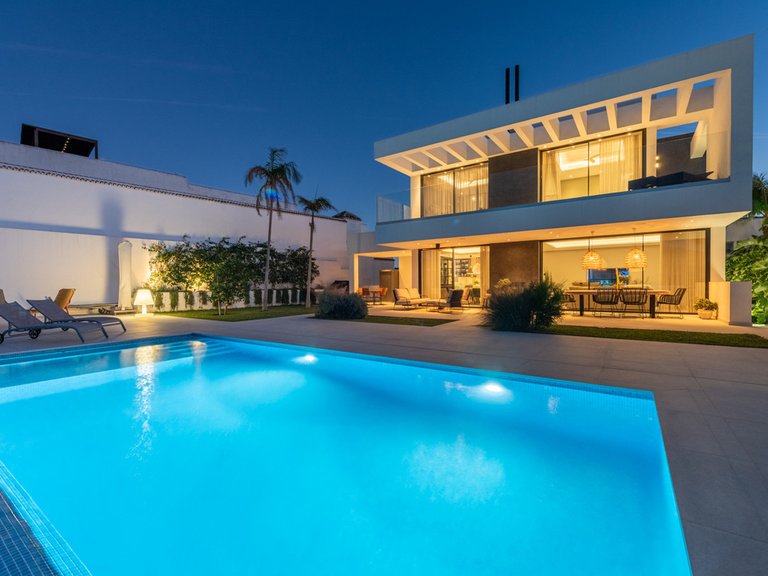 Villa for Sale in Cerros Del Aguila, Malaga 60