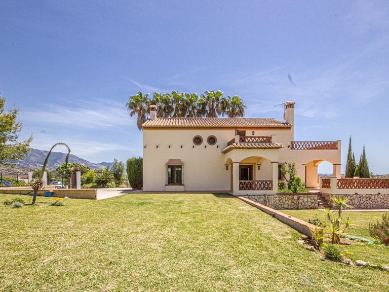Villa for Sale in La Cala De Mijas, Malaga 2