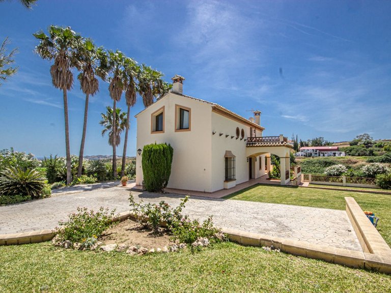 Villa for Sale in La Cala De Mijas, Malaga 3