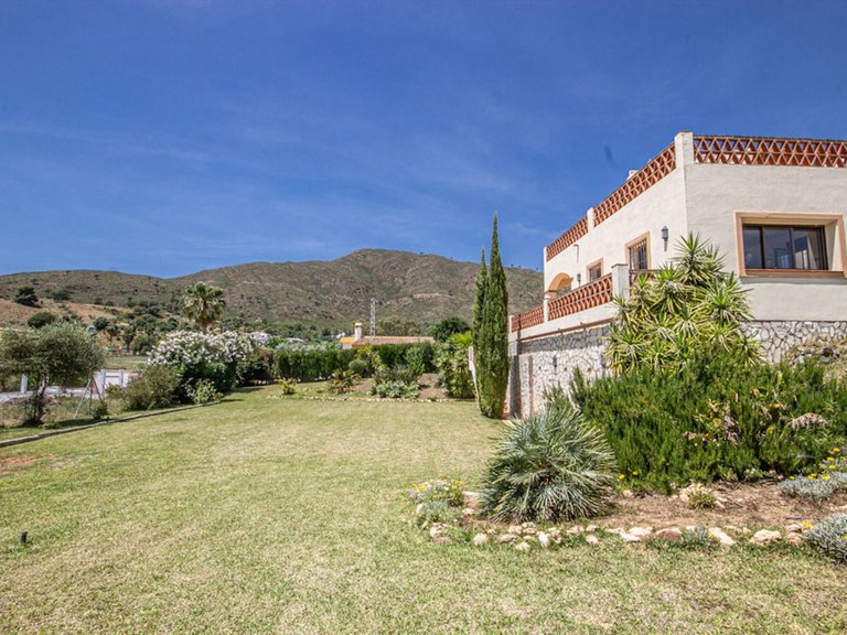 Villa for Sale in La Cala De Mijas, Malaga 31