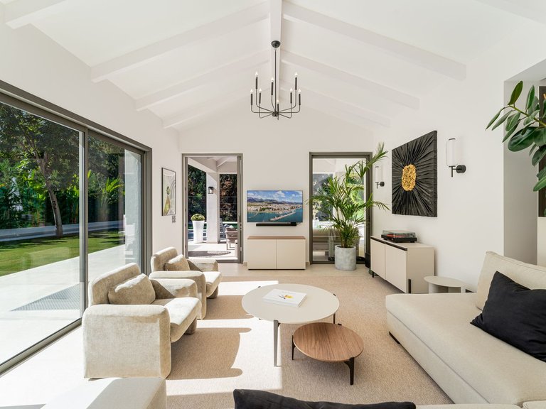 Villa for Sale in Marbella, Malaga 8