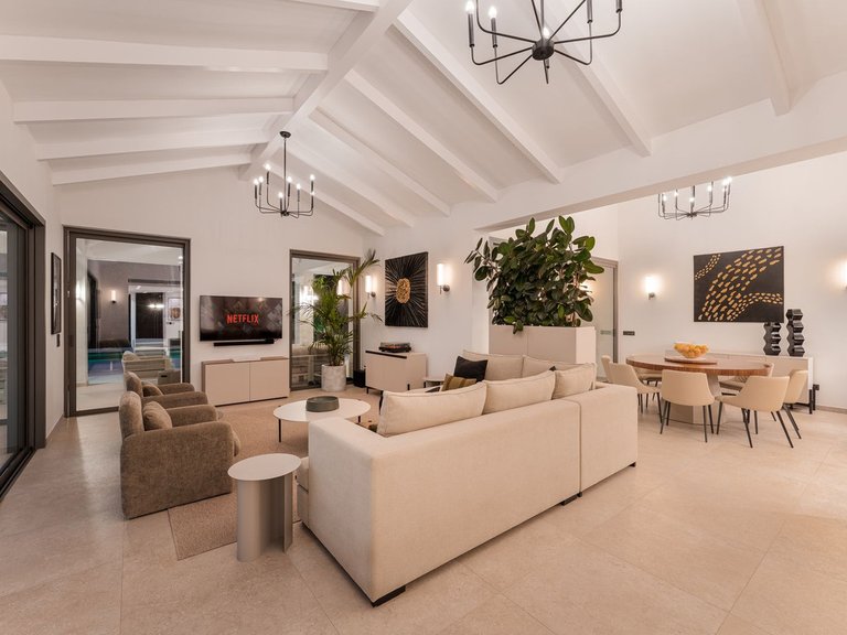 Villa for Sale in Marbella, Malaga 9