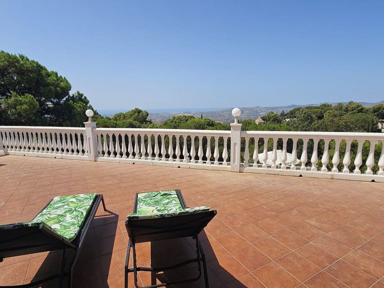 Villa for Sale in Inland Valtocado, Malaga 11