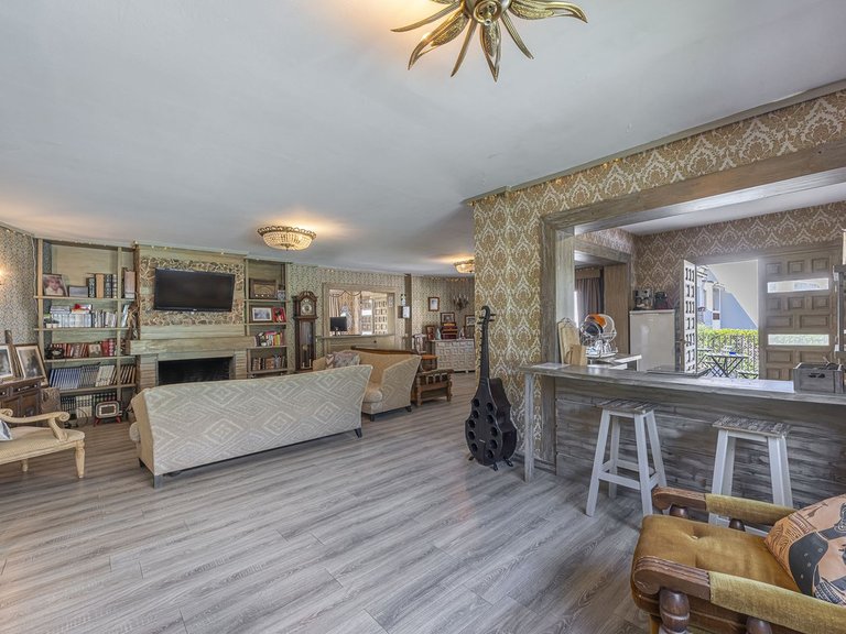 Villa for Sale in Marbella, Malaga 10