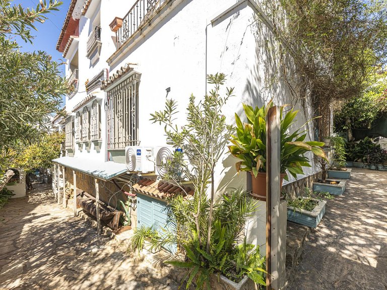 Villa for Sale in Marbella, Malaga 29