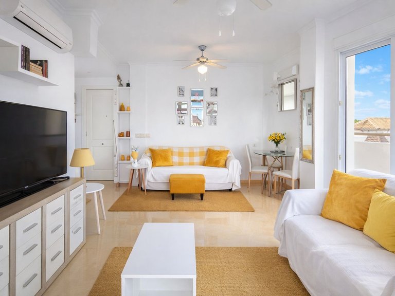 Villa for Sale in San Luis De Sabinillas, Malaga 1
