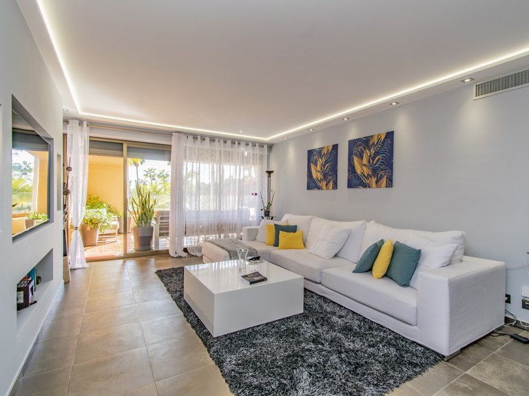 Apartment for Sale in Atalaya, Malaga 5