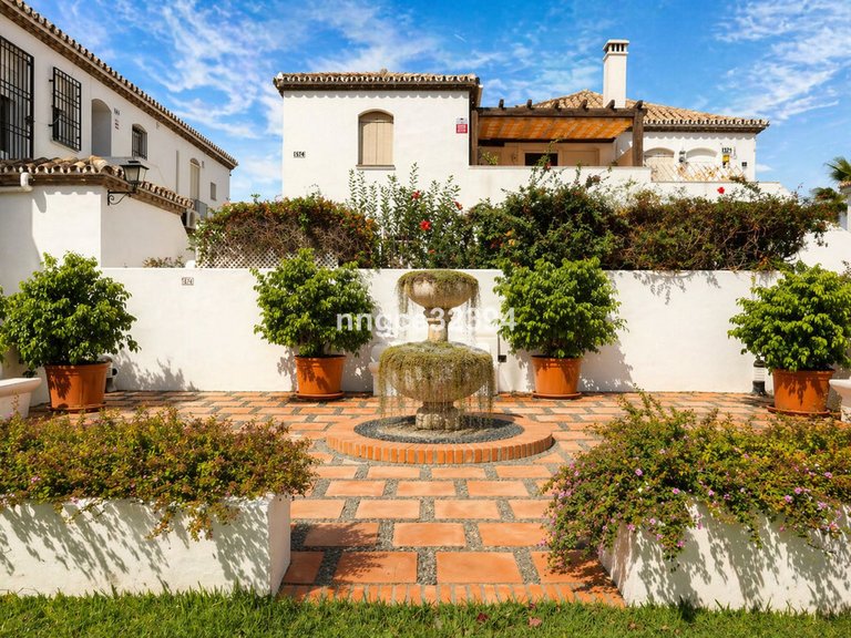 Apartment for Sale in New Golden Mile, Malaga 11